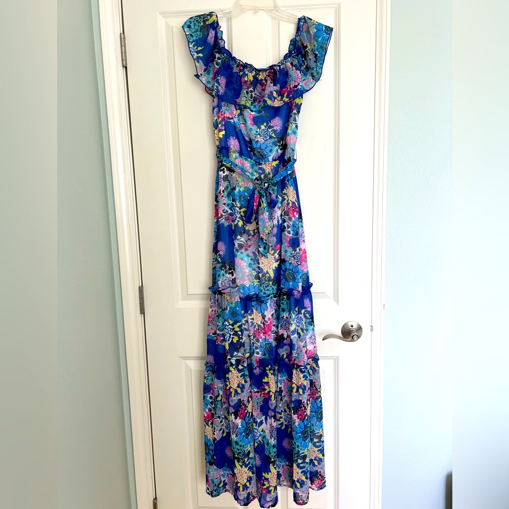 Bebe dress- like new … size XS can fit size S!